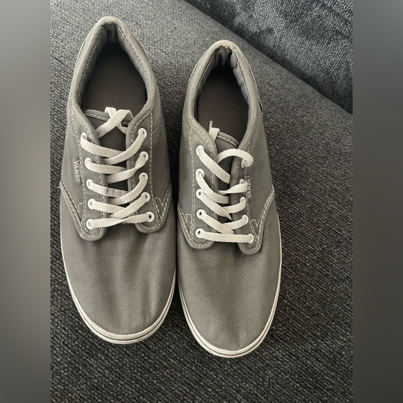 Vans women’s 7.5 shoe - Picture 1 of 5